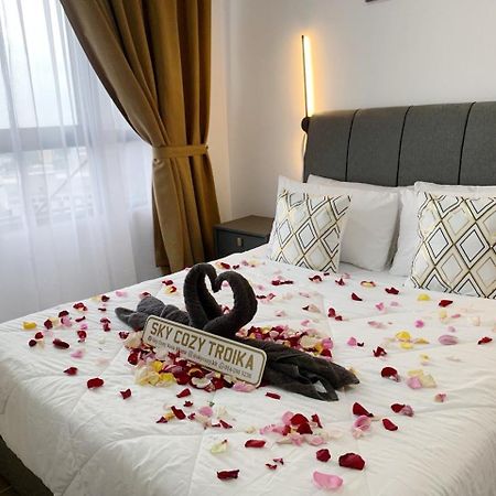 Sky Cozy Troika Residence, 1 Bedroom 4-6 Pax, 2 Bedrooms 6-8 Pax, Pool Vew, Sky & City View, Free Parking, Pool, Unlimited Wifi & Netflix コタバル エクステリア 写真