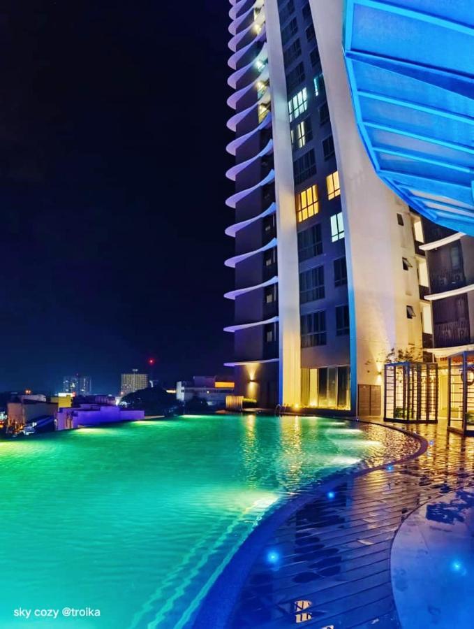 Sky Cozy Troika Residence, 1 Bedroom 4-6 Pax, 2 Bedrooms 6-8 Pax, Pool Vew, Sky & City View, Free Parking, Pool, Unlimited Wifi & Netflix コタバル エクステリア 写真