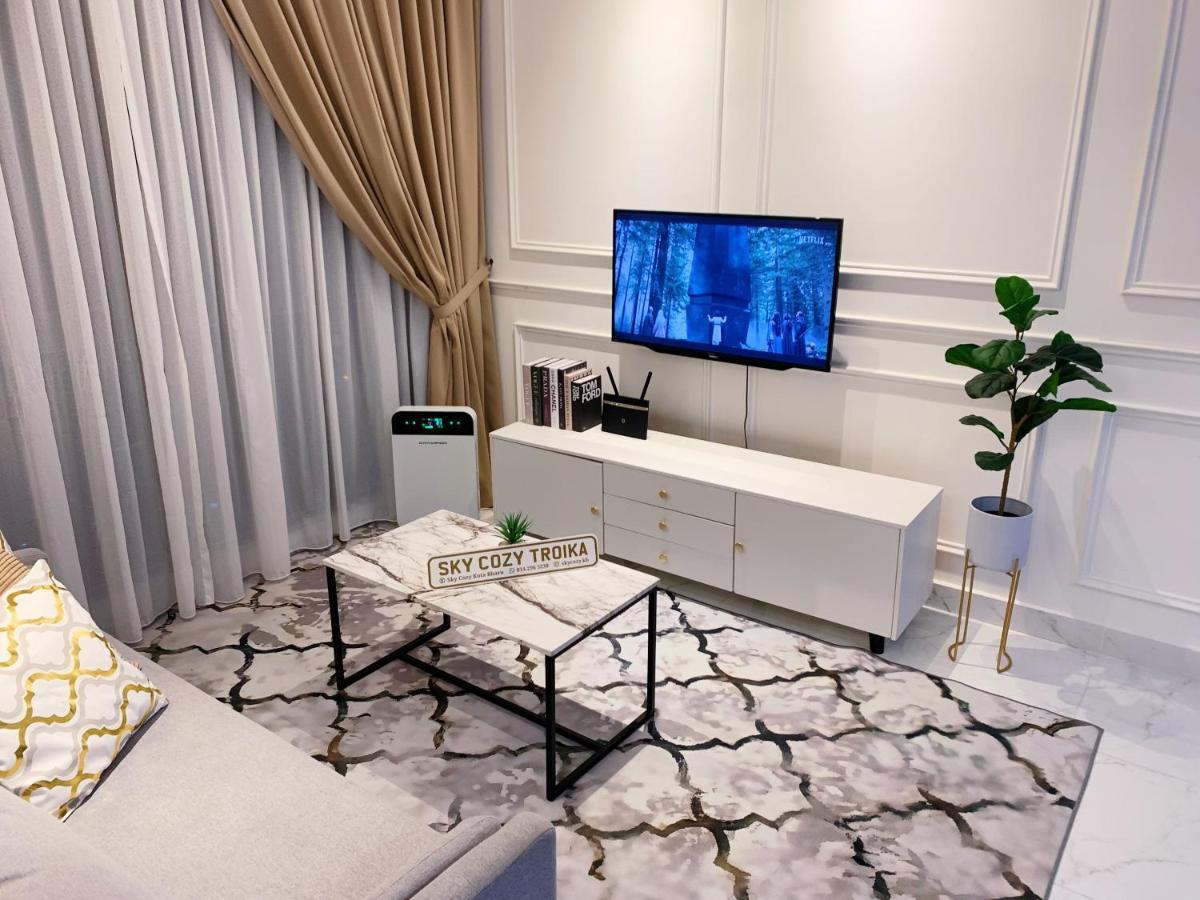 Sky Cozy Troika Residence, 1 Bedroom 4-6 Pax, 2 Bedrooms 6-8 Pax, Pool Vew, Sky & City View, Free Parking, Pool, Unlimited Wifi & Netflix コタバル エクステリア 写真