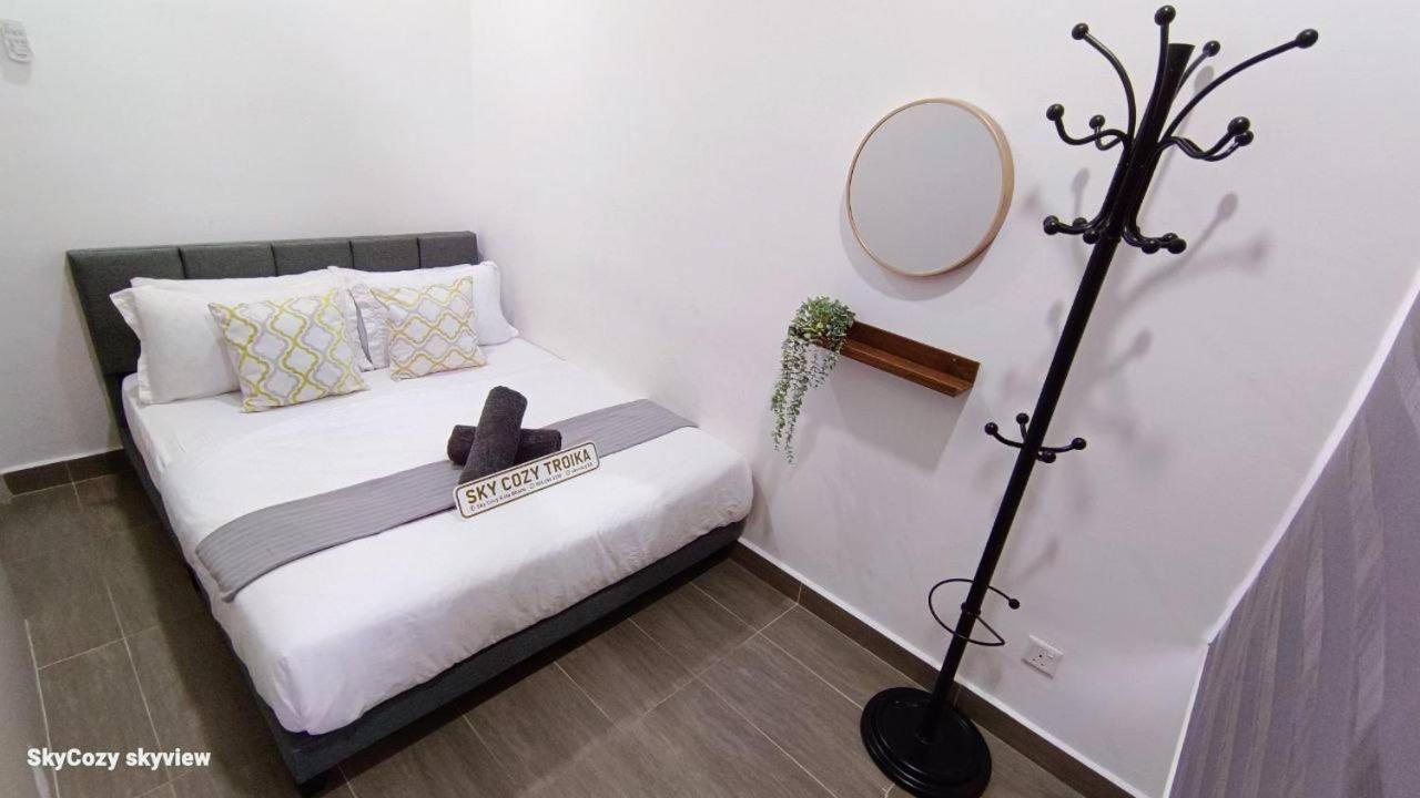 Sky Cozy Troika Residence, 1 Bedroom 4-6 Pax, 2 Bedrooms 6-8 Pax, Pool Vew, Sky & City View, Free Parking, Pool, Unlimited Wifi & Netflix コタバル エクステリア 写真