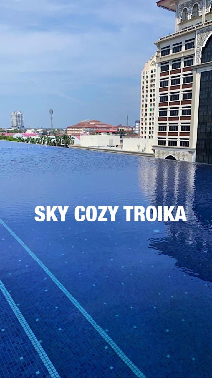 Sky Cozy Troika Residence, 1 Bedroom 4-6 Pax, 2 Bedrooms 6-8 Pax, Pool Vew, Sky & City View, Free Parking, Pool, Unlimited Wifi & Netflix コタバル エクステリア 写真