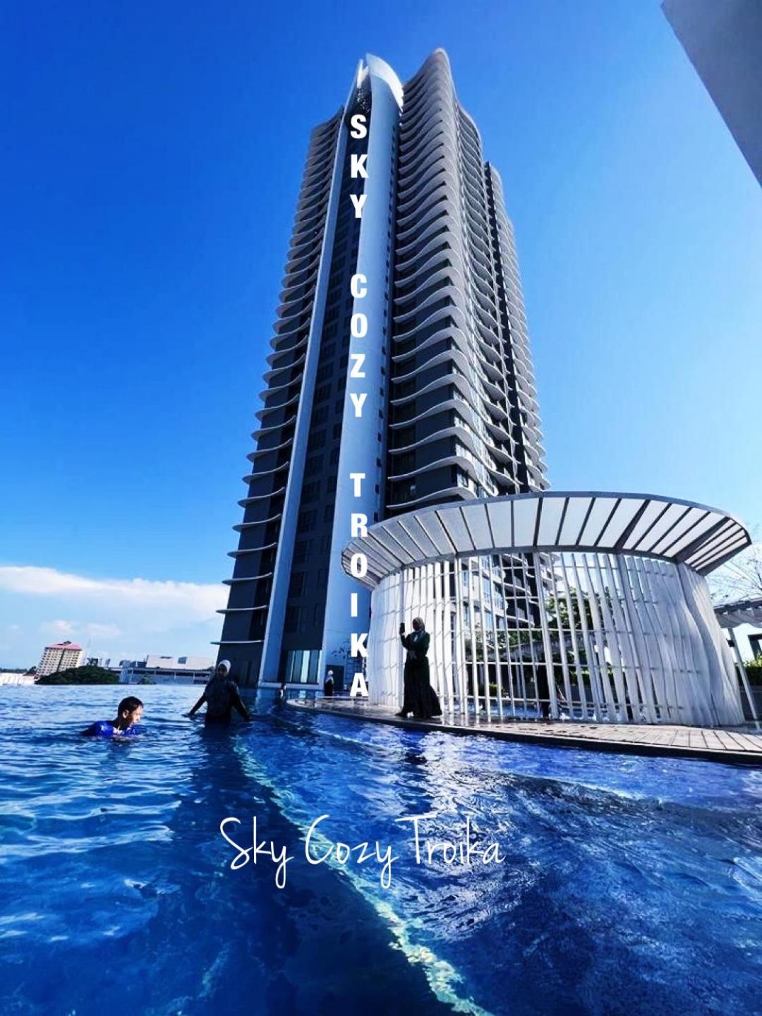 Sky Cozy Troika Residence, 1 Bedroom 4-6 Pax, 2 Bedrooms 6-8 Pax, Pool Vew, Sky & City View, Free Parking, Pool, Unlimited Wifi & Netflix コタバル エクステリア 写真