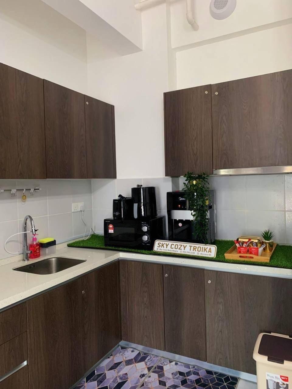 Sky Cozy Troika Residence, 1 Bedroom 4-6 Pax, 2 Bedrooms 6-8 Pax, Pool Vew, Sky & City View, Free Parking, Pool, Unlimited Wifi & Netflix コタバル エクステリア 写真